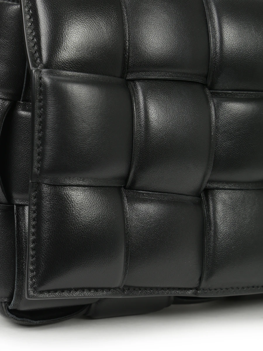 Сумка кожаная Padded Cassette BOTTEGA VENETA 591970 VCQR1 8425 Черный  Фото 5