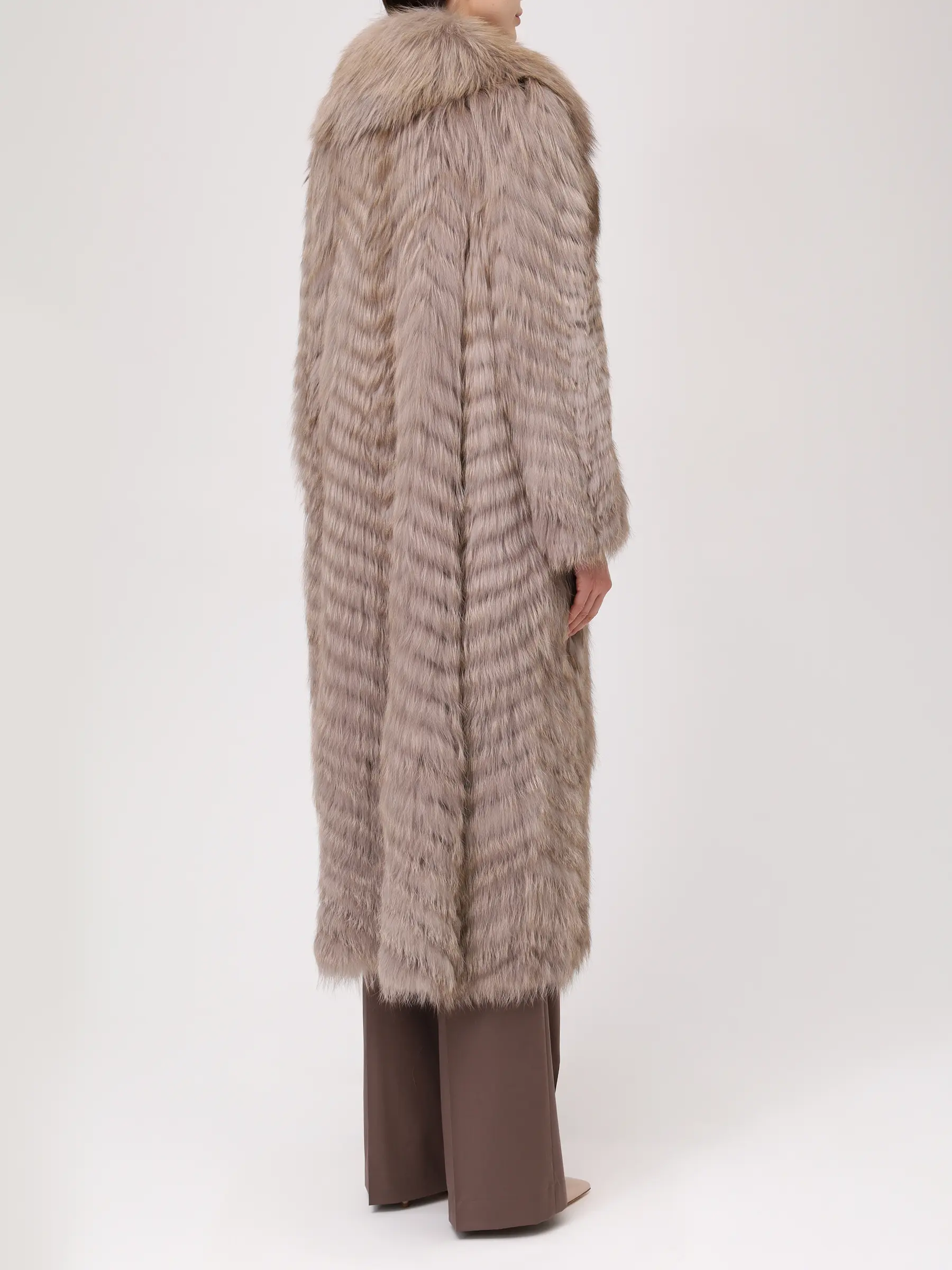Шуба из меха лисы RINDI MOD.24/001 Бежевый  Фото 3