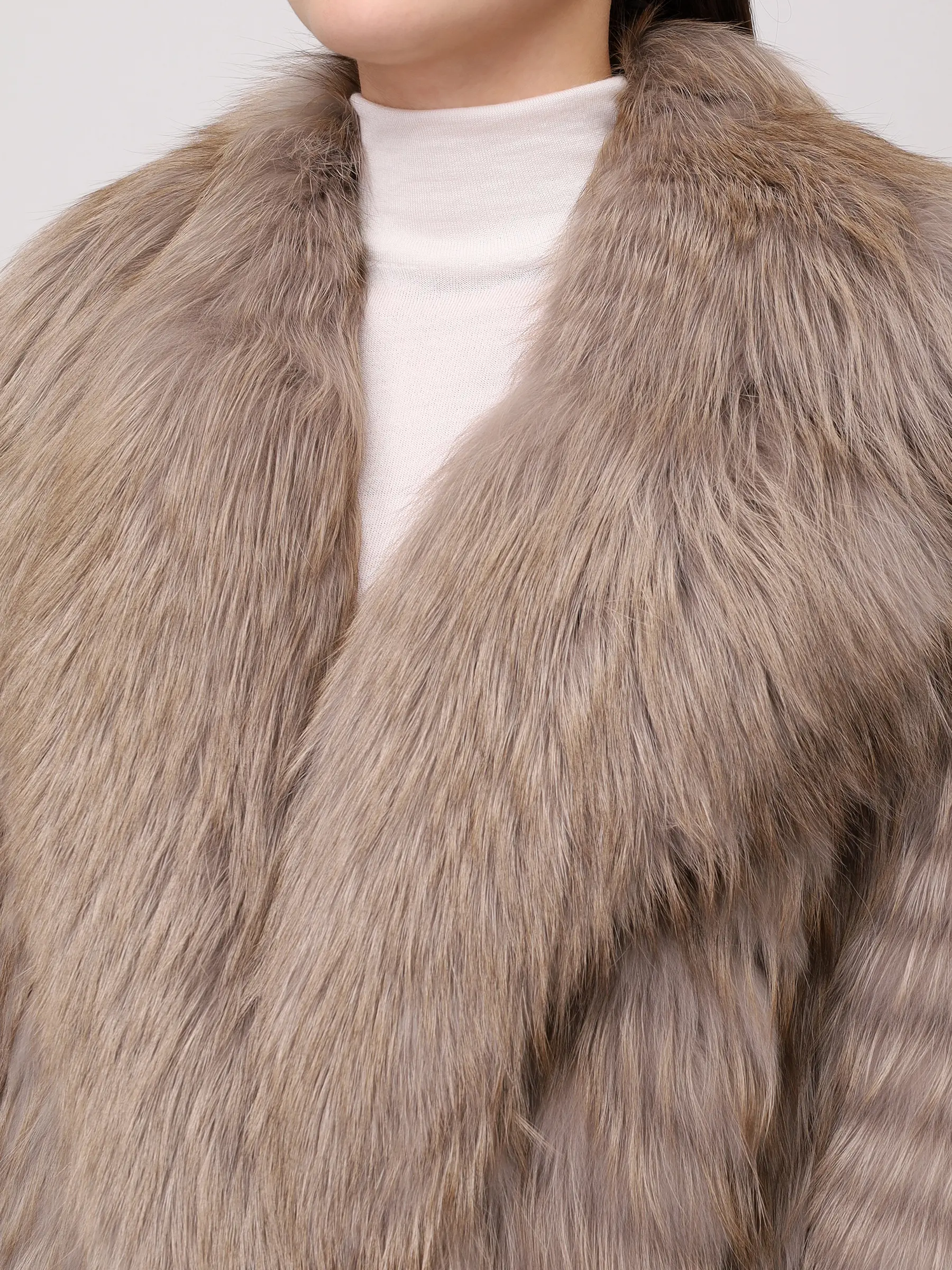 Шуба из меха лисы RINDI MOD.24/001 Бежевый  Фото 5