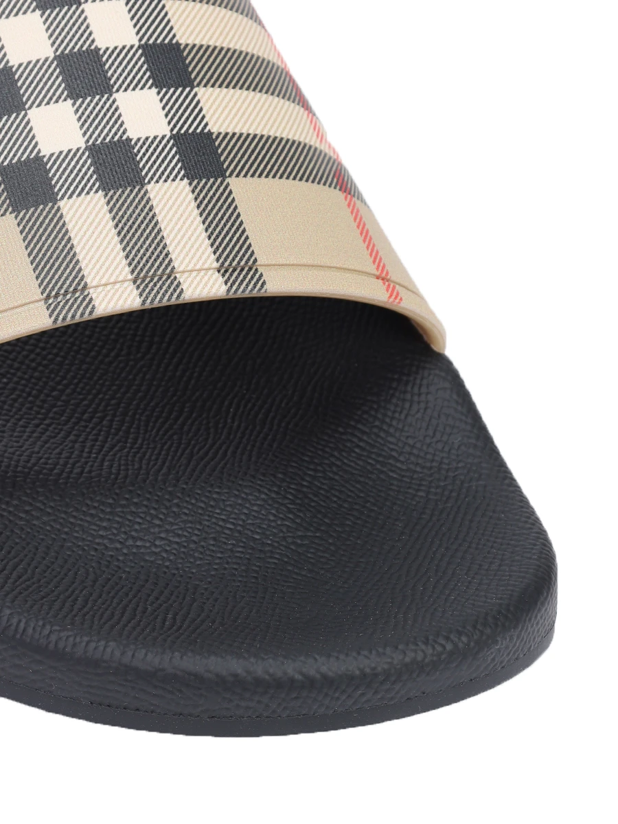 Шлепанцы резиновые BURBERRY 8056942 A7028 Черный  Фото 5