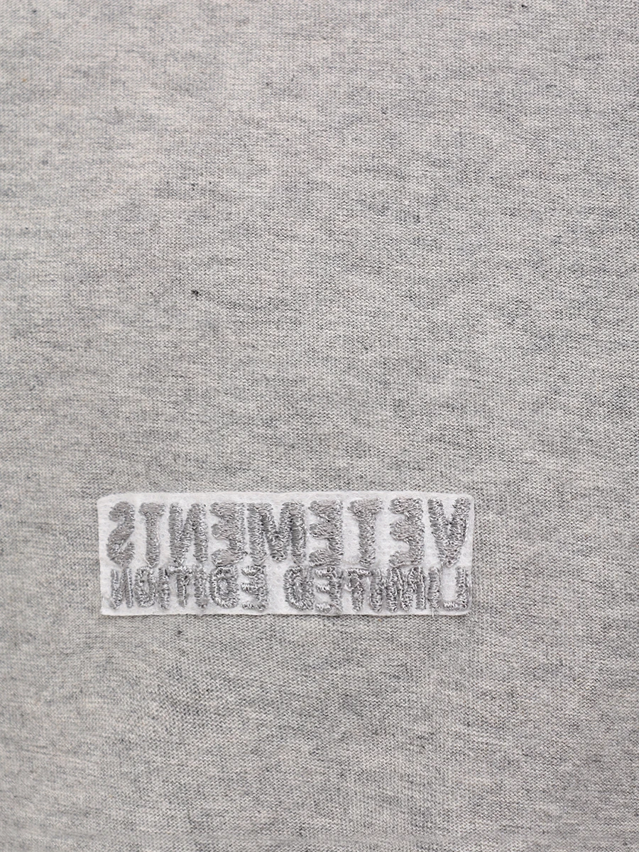 Футболка хлопковая VETEMENTS UA65TR107G Серый  Фото 6