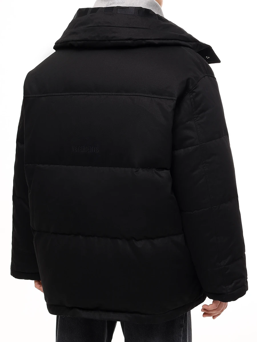 Пуховик стеганый VETEMENTS UA65JA310B Черный  Фото 3