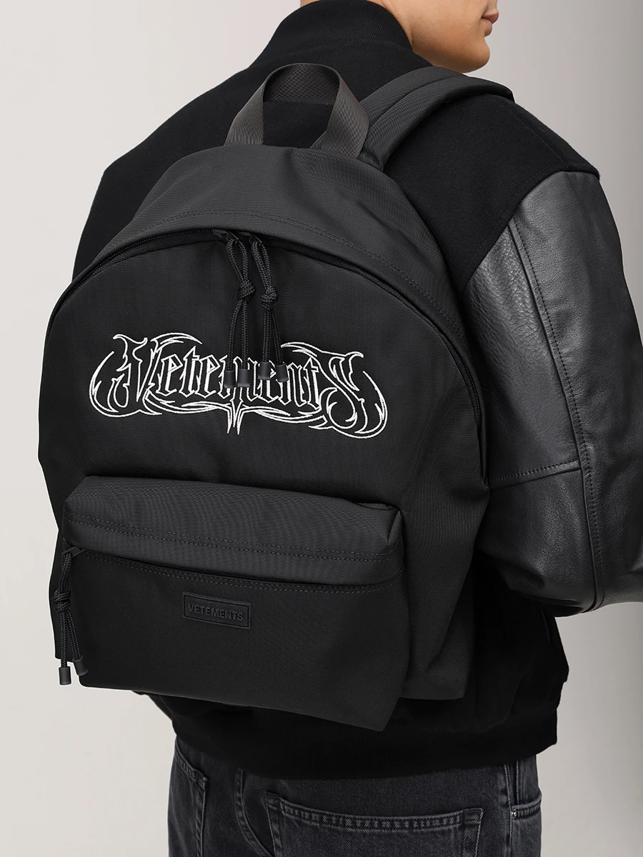 Рюкзак текстильный VETEMENTS UA66BA100B1101 Черный  Фото 2