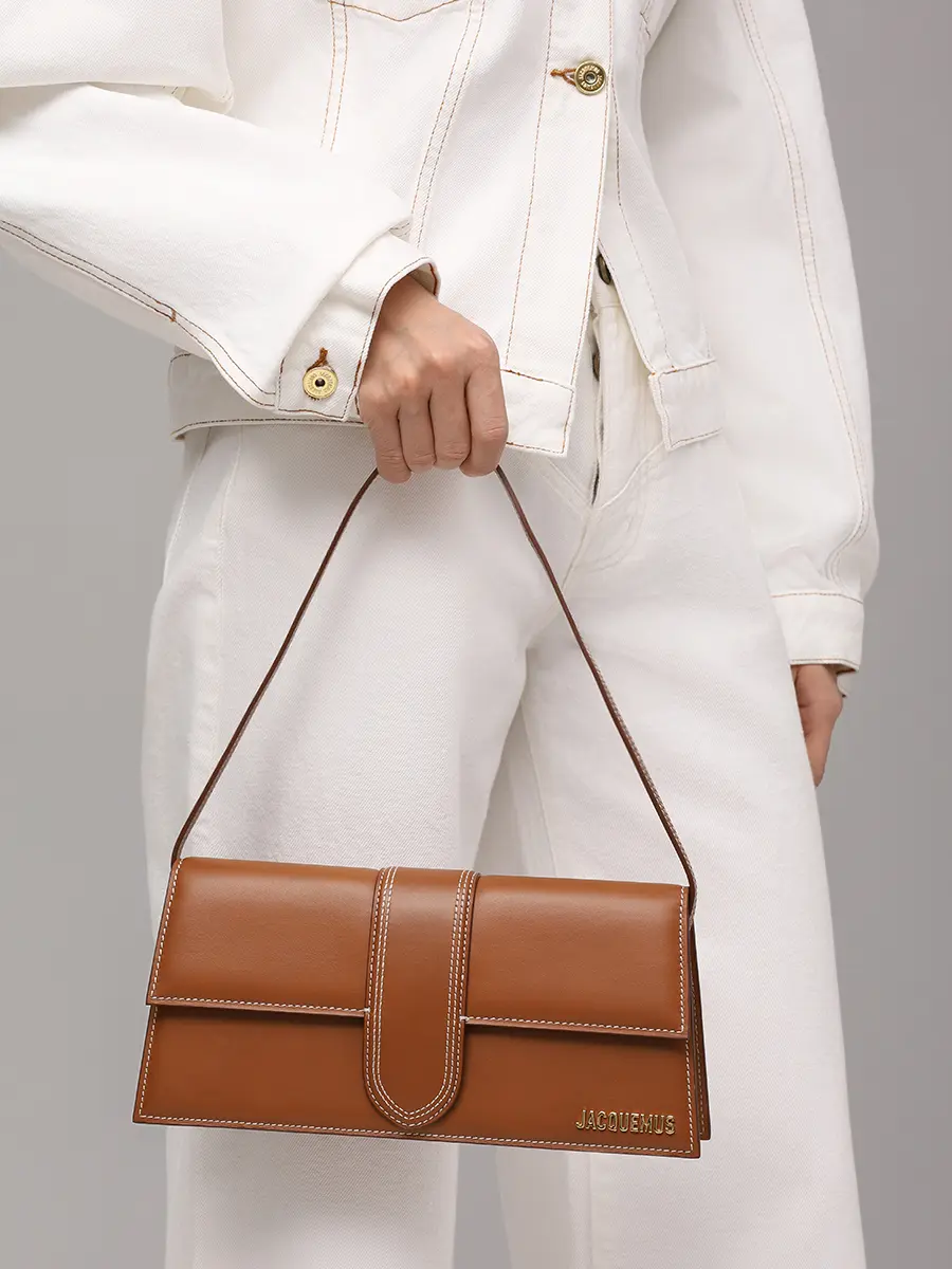 Сумка кожаная Le Bambino JACQUEMUS 221BA0133072 811 Коричневый  Фото 2