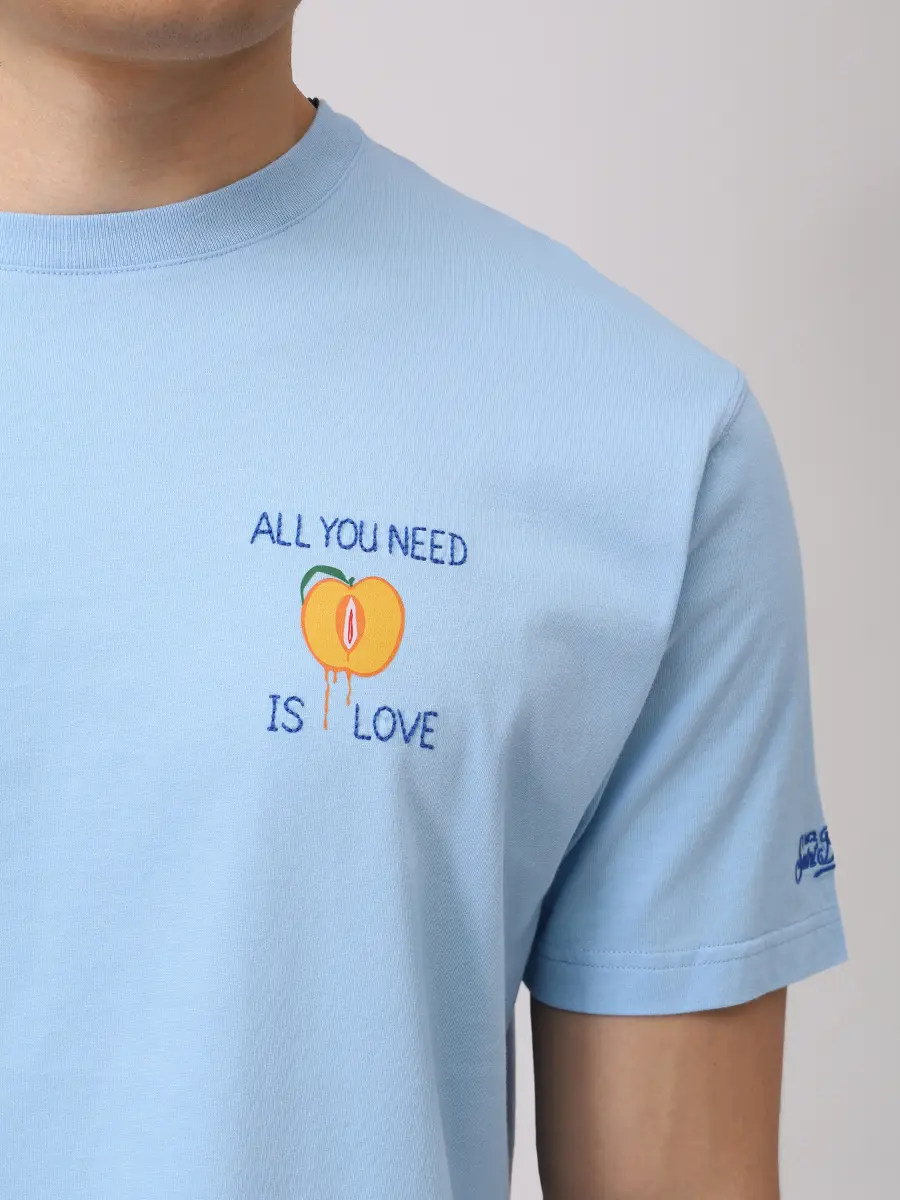Футболка хлопковая MC2 SAINT BARTH TSHIRT MAN - NEED LOVE 31 EMB Голубой  Фото 5