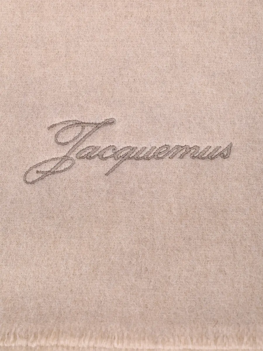 Шарф из шерсти и кашемира JACQUEMUS 25HACU00792AK00290 150 Бежевый  Фото 3