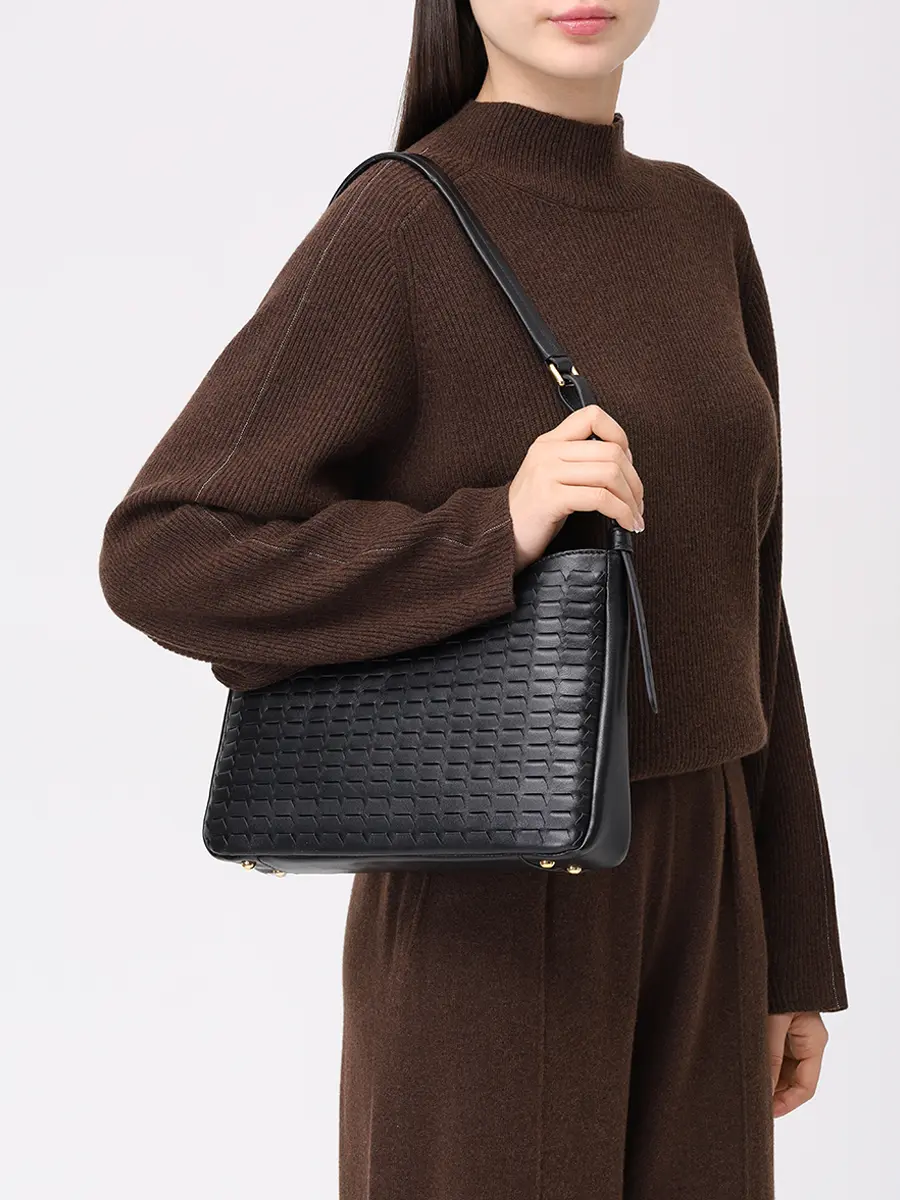 Сумка кожаная Sfera FURLA WB01403-BX3977-O6000 Черный  Фото 2