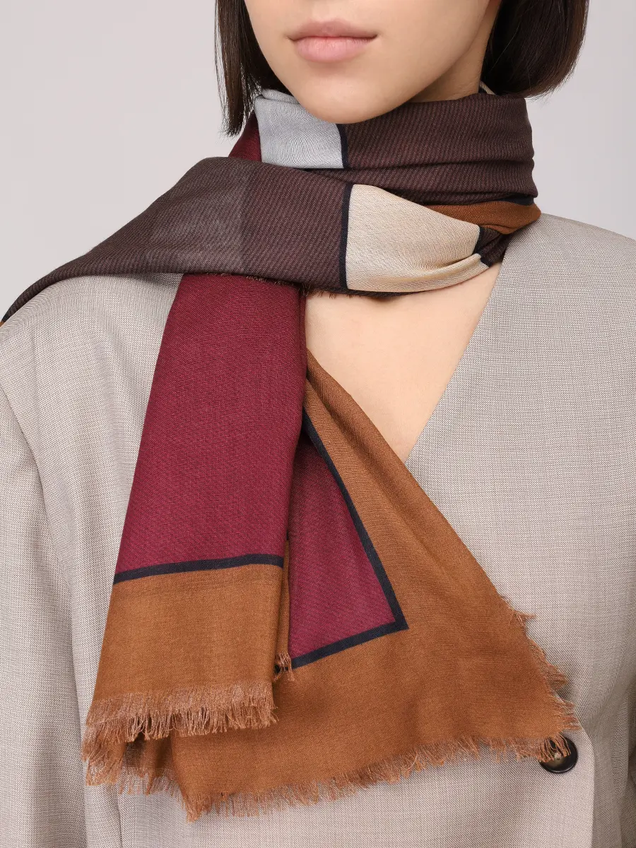 Платок из вискозы и шерсти COCCINELLE E7 SKX 33 01 01/M52 Принт  Фото 2