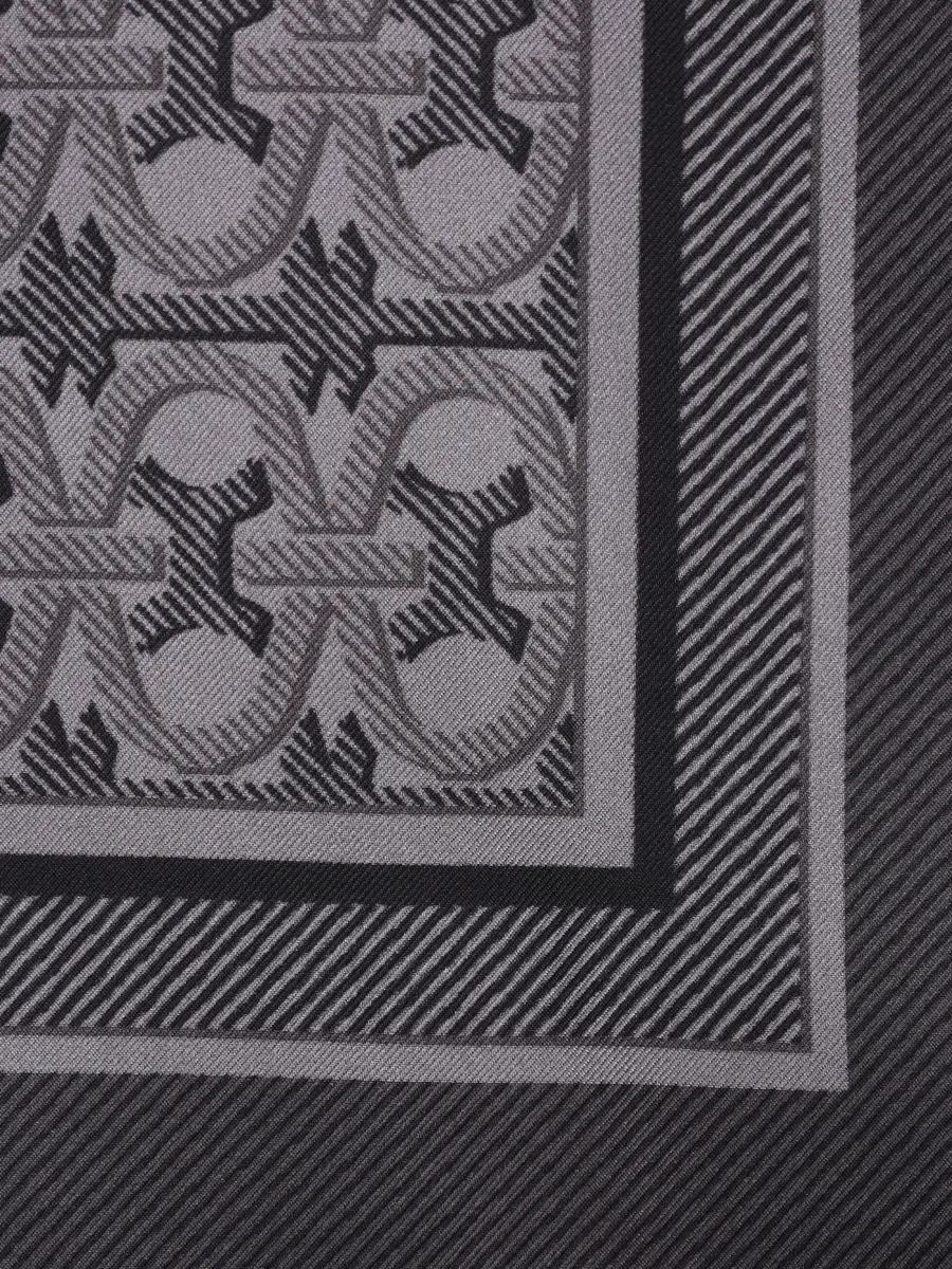 Платок шелковый COCCINELLE E7 SKY 38 01 01/M25 Серый  Фото 4