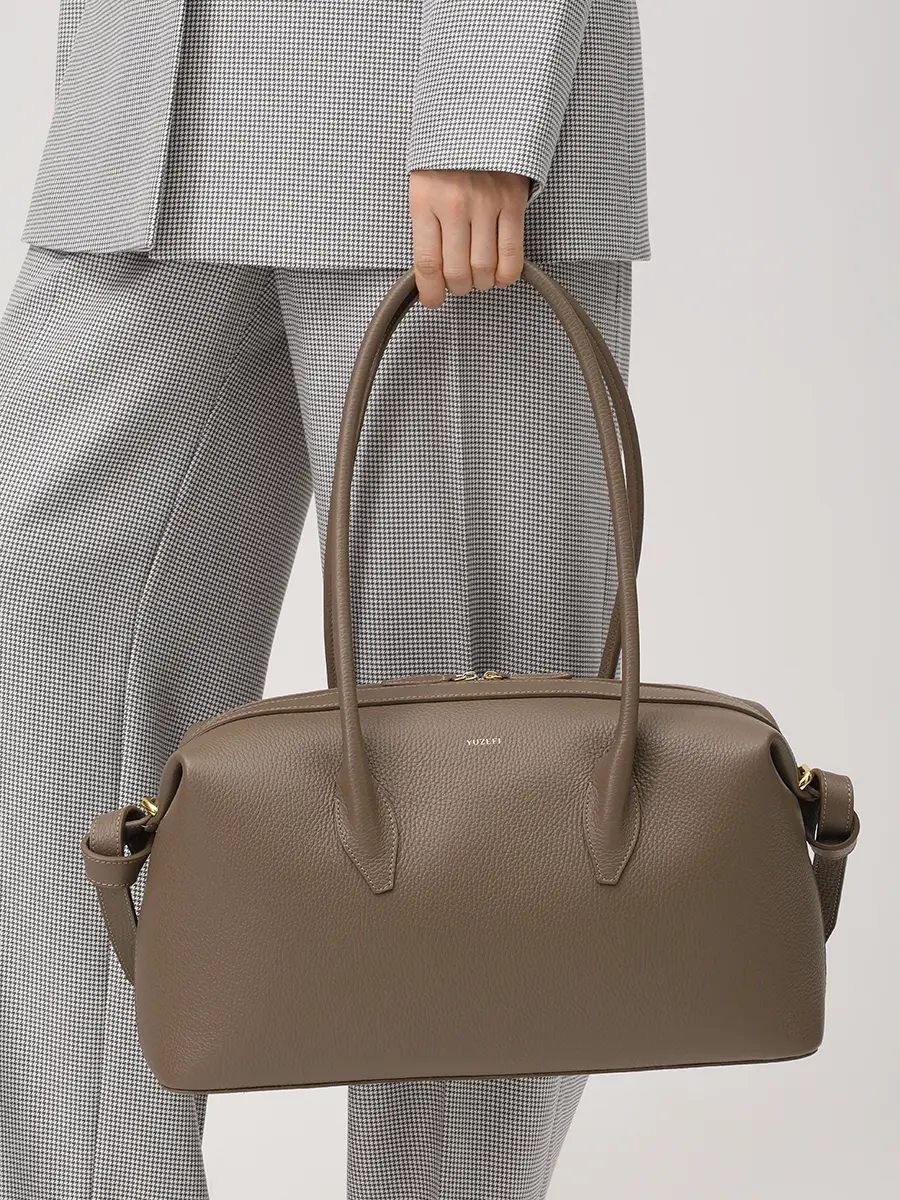 Сумка кожаная Brioche Duffle YUZEFI BRIOCHE DUFFLE TAUPE Бежевый  Фото 2